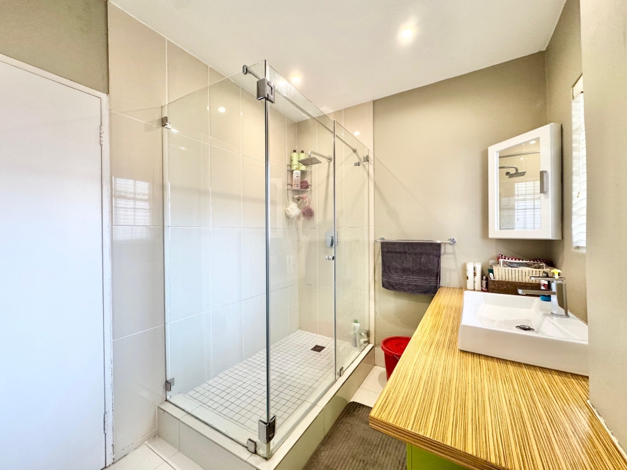 2 Bedroom Property for Sale in Kenilworth Western Cape